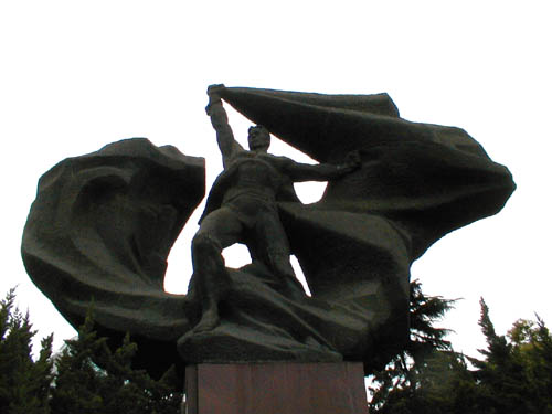 Rousing statue